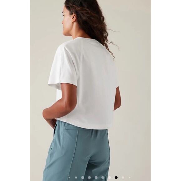 Athleta Effortless Crop Tee in White Women's Medium EUC! - Picture 2 of 7